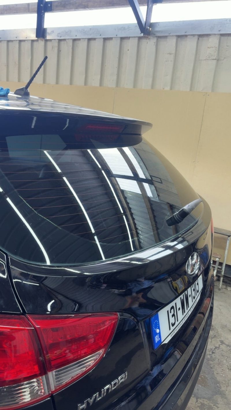 Hyundai estate, rear screen